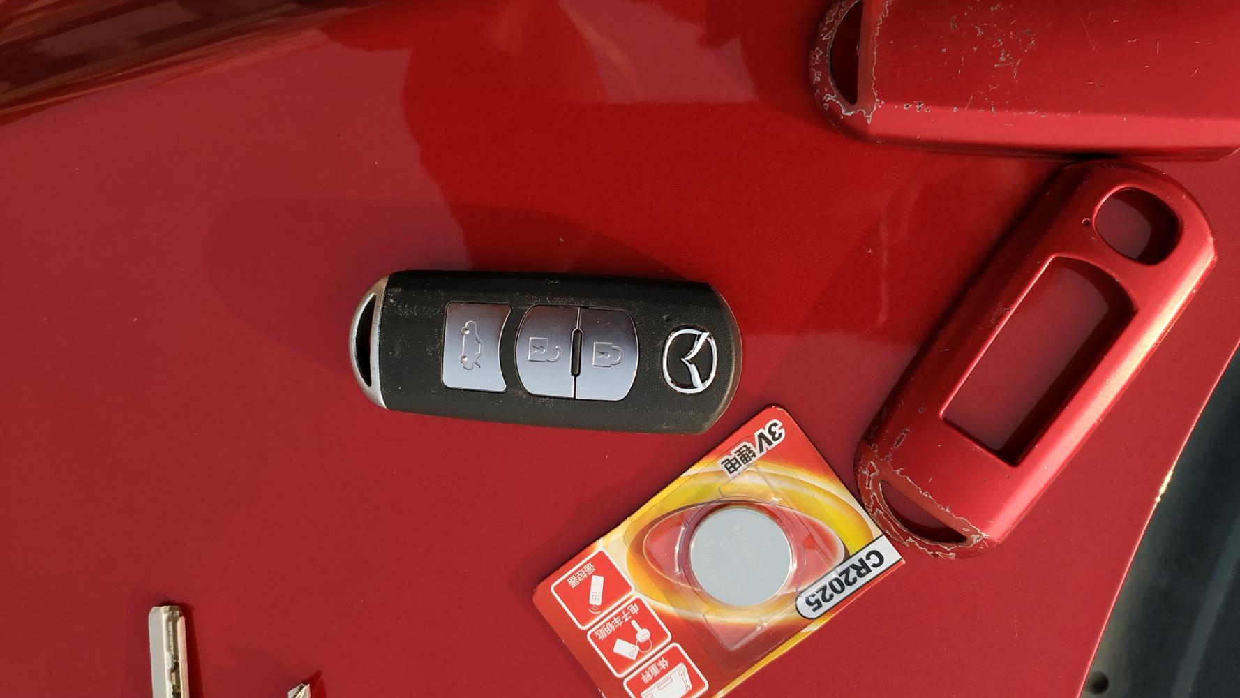 汽车钥匙扣怎么换电池？-2